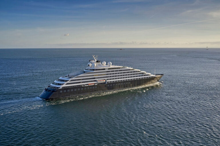 Scenic Eclipse II in der Antarktis