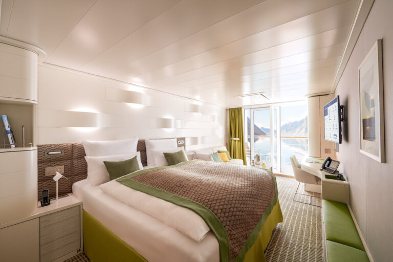 Hapag-Lloyd HANSEATIC nature Balkonkabine