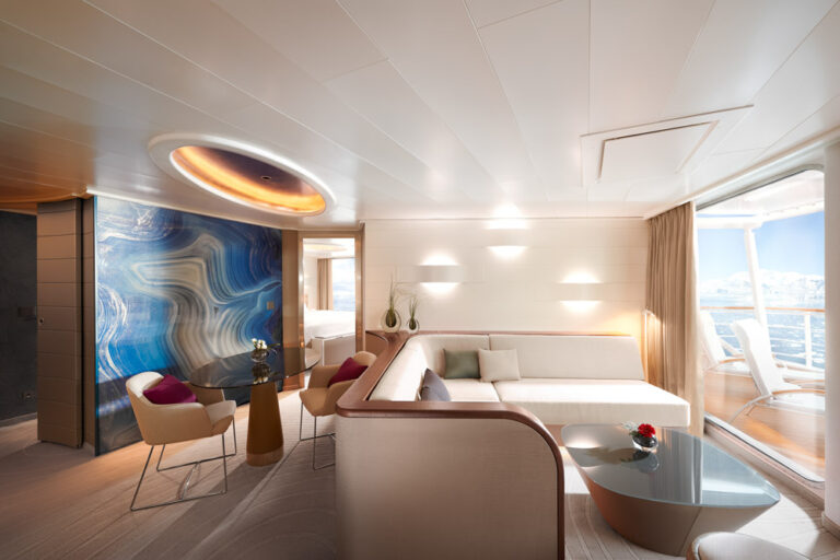 Hapag-Lloyd HANSEATIC nature Grand Suite Wohnbereich