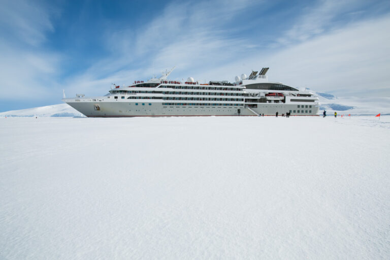 Le Lyrial Landgang in der Antarktis ©PONANT/Olivier Blaud