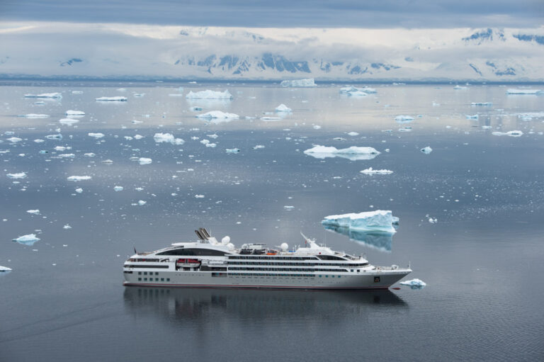 Le Lyrial Schiff in der Antarktis ©PONANT/Olivier Blaud
