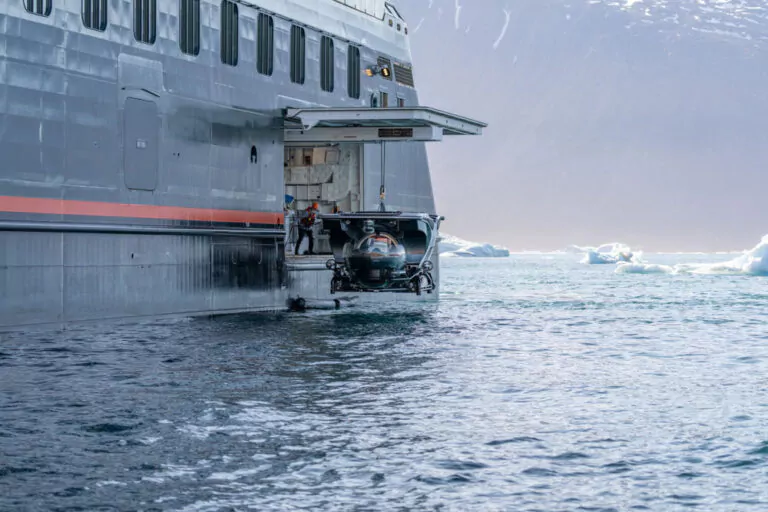 Seabourn Venture U-Boot Kran