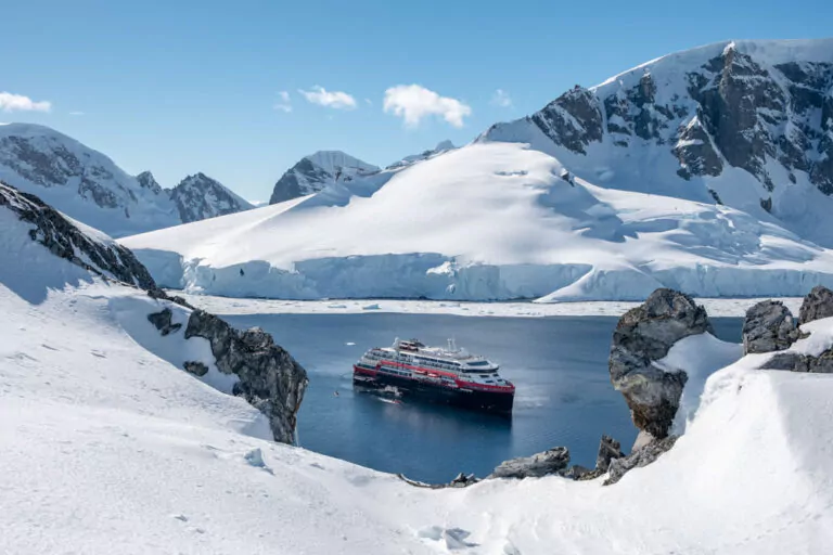 Antarktis Schiff MS Roald Amundsen von Hurtigruten