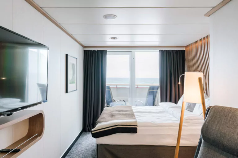 Arctic Superior Kabine mit Balkon MS Roald Amundsen von Hurtigruten