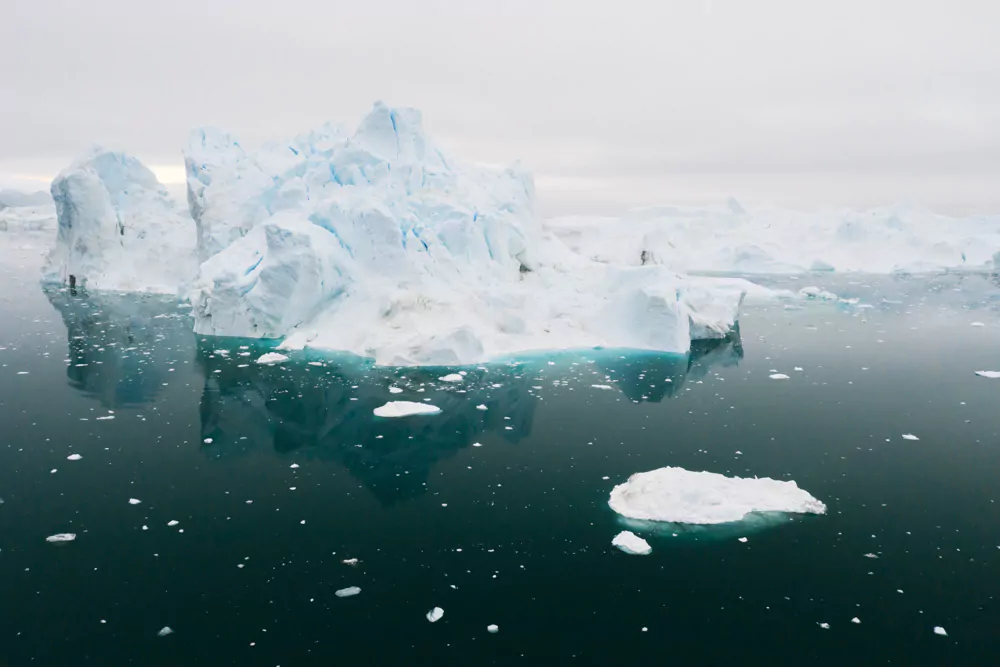 Eisberg am Südlichen Polarkreis in der Antarktis