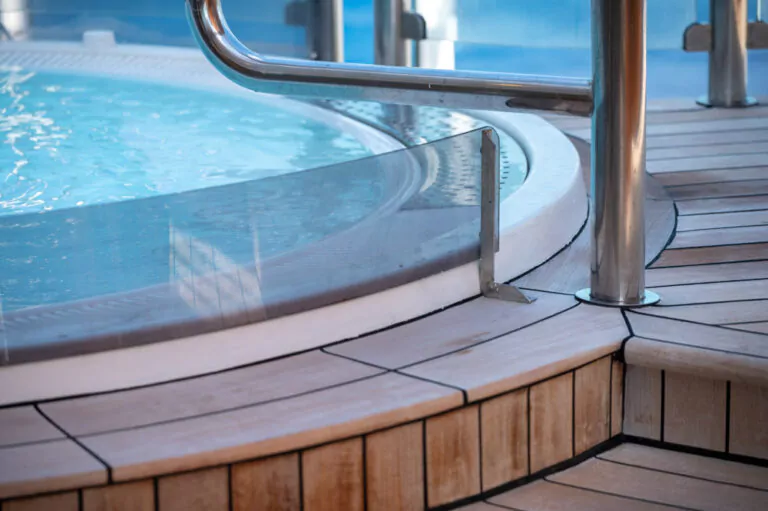 Hot Tub am Antarktis Expeditionsschiff MS Fram von Hurtigruten