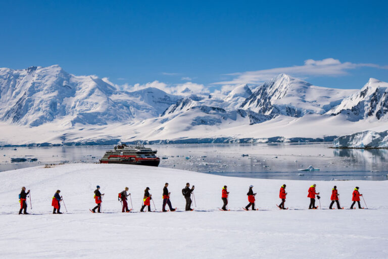 Landgang von Hurtigruten in der Antarktis