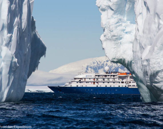 Südlicher Polarkreis unberührte Antarktis 66° Süd MV Sea Spirit John Bozinov Poseidon Expeditions