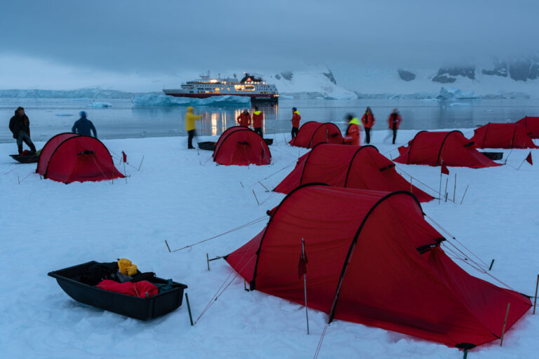 Zelten in der Antarktis mit der MS Fram von Hurtigruten