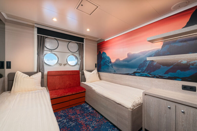 Doppel Bullaugen Kabine Hondius © Oceanwide Expeditions Ivan Ivanisevic