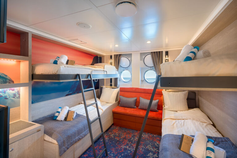 Vier Personen Bullaugen Kabine Hondius © Ivan Ivanisevic Oceanwide Expeditions