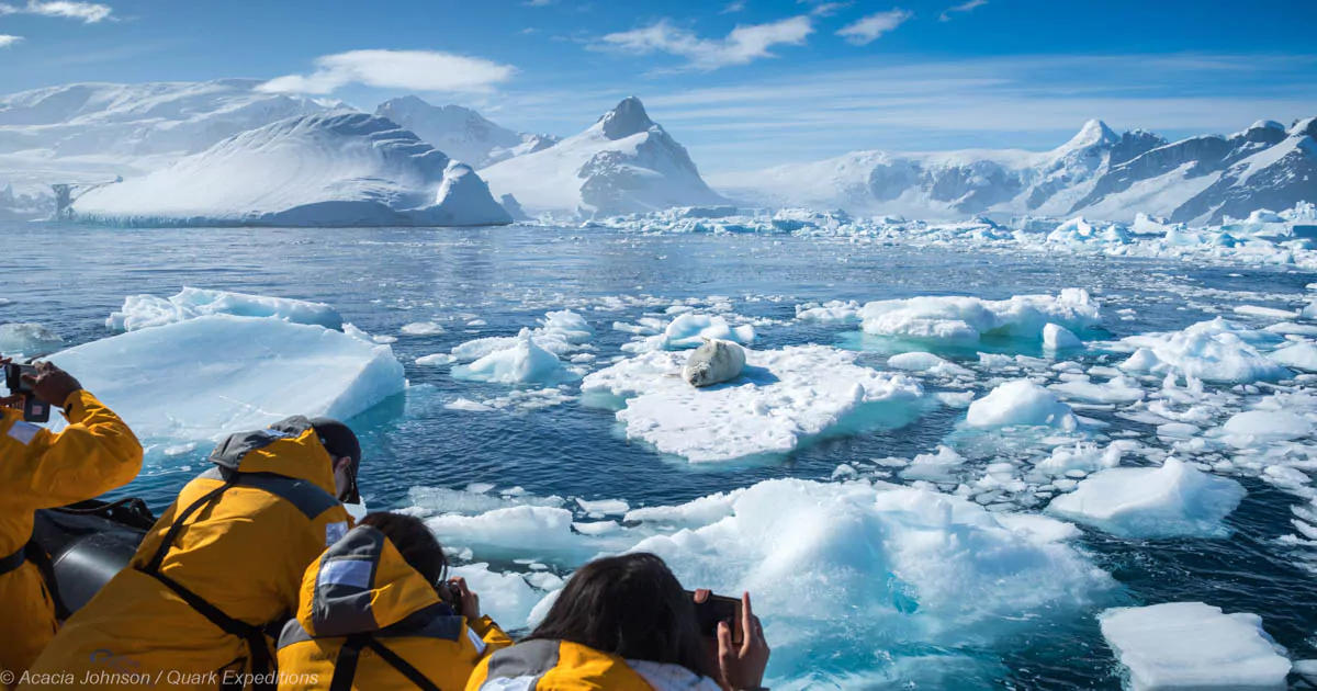 Antarktis Express Südlicher Polarkreis Ocean Explorer © Acacia Johnson Quark Expeditions