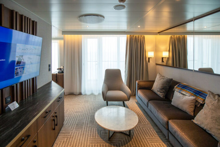 Quark Expeditions Ultramarine Ultra Suite