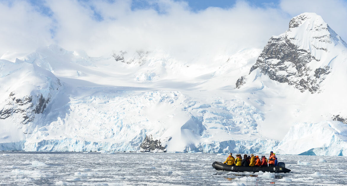 Feiere die Höhepunkte der Antarktis Reise von von Polar Latitudes