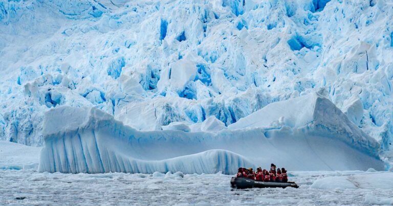 Feiere die Höhepunkte der Antarktis Reise von von Polar Latitudes