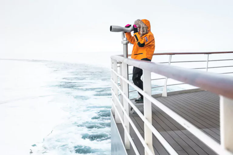 Ausblick vom Deck der Le Commandant Charcot PONANT-JulienFabro