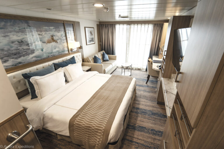 Balkon Kabine Kategorie A der Greg Mortimer Aurora Expeditions