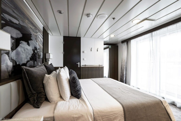 Balkon Kabine Superior auf der Sylvia Earle Aurora Expeditions Richard I Anson