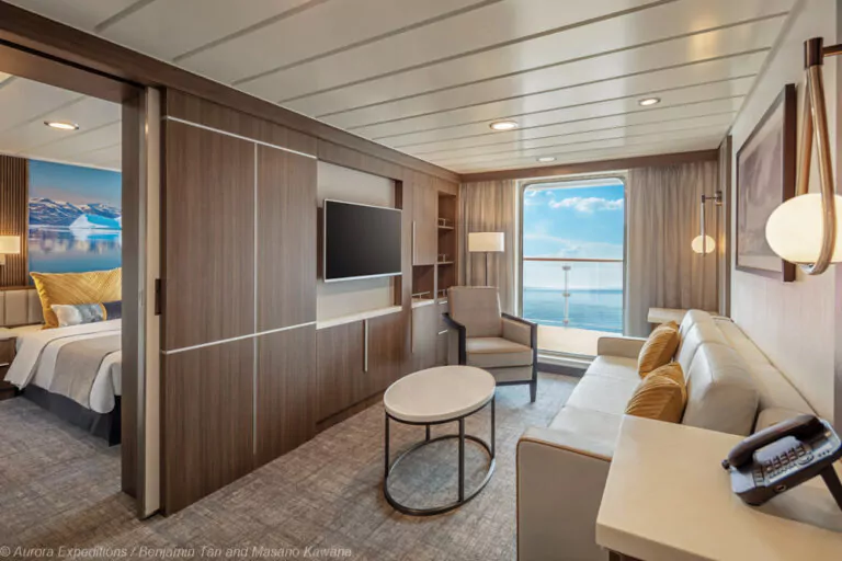 Captain's Suite der Sylvia Earle Aurora Expeditions Benjamin Tan and Masano Kawana
