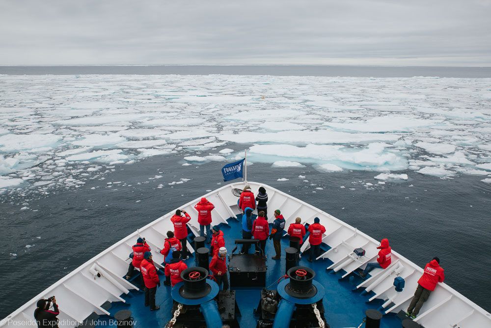 Eisverstärktes Schiff Sea Spirit in Spitzbergen Poseidon Expeditions John Bozinov Eisverstärktes Schiff Sea Spirit in Spitzbergen Poseidon Expeditions John Bozinov