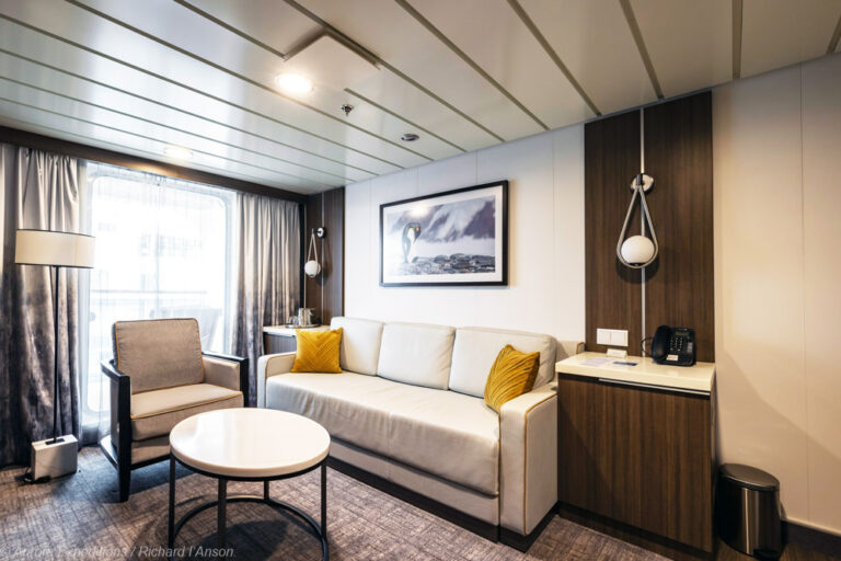 Junior Suite auf der Sylvia Earle Aurora Expeditions Richard I Anson