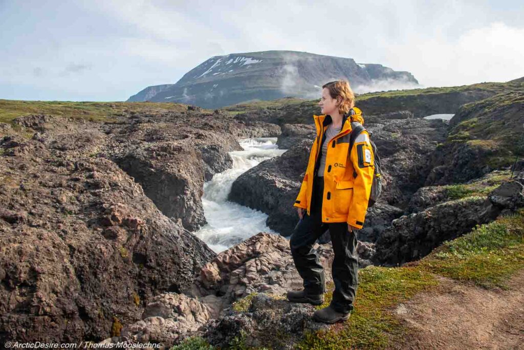 Daria in Qeqertarsuaq in Grönland ArcticDesire.com Thomas Mooslechner