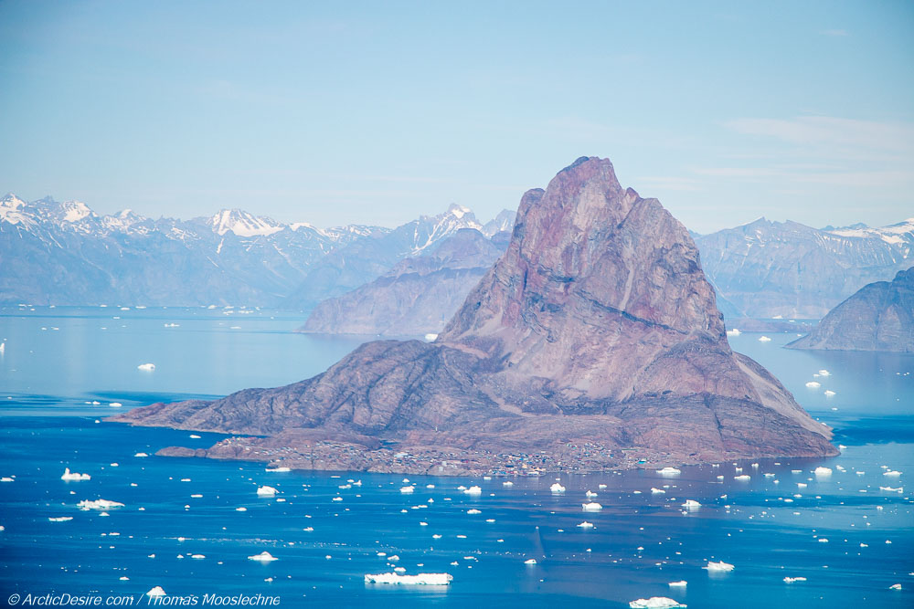 Helikopter Rundflug in Uummannaq inErster Eisberg in Grönland ArcticDesire.com Thomas Mooslechner