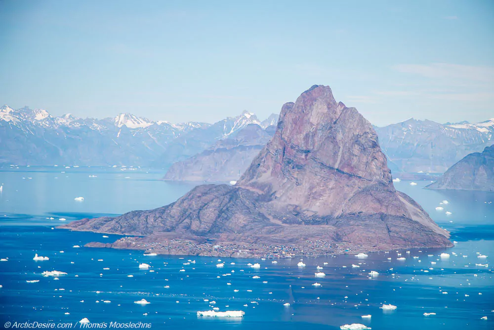 Helikopter Rundflug in Uummannaq inErster Eisberg in Grönland ArcticDesire.com Thomas Mooslechner