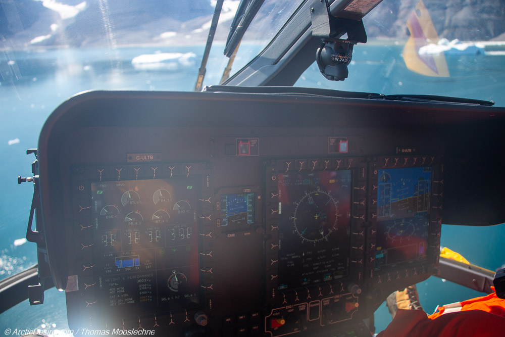 Helikopter Rundflug in Uummannaq in Erster Eisberg in Grönland ArcticDesire.com Thomas Mooslechner