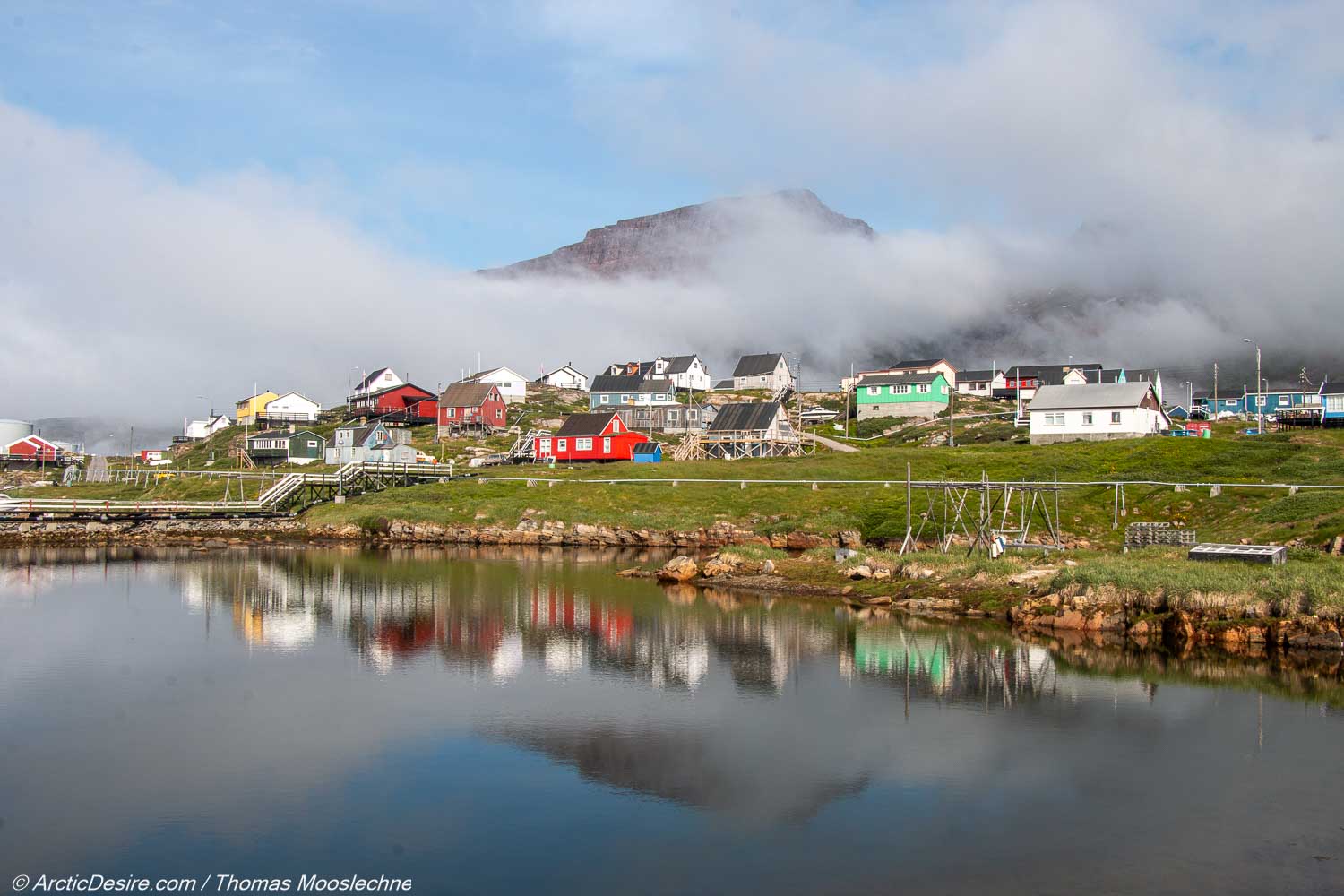 Sommerwetter in Qeqertarsuaq in Gronland ArcticDesirecom Thomas Mooslechner Sommerwetter in Qeqertarsuaq in Grönland ArcticDesire.com Thomas Mooslechner