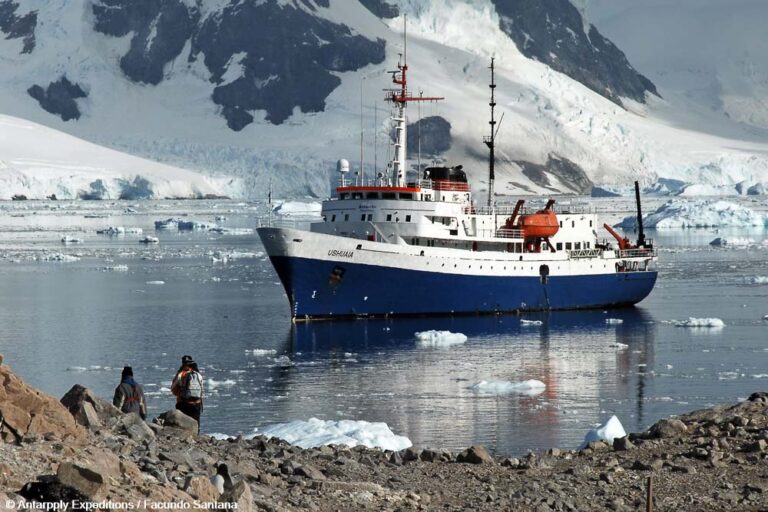 Landgang der MV Ushiaia in der Antarktis Antarpply Expeditions Facundo Santana